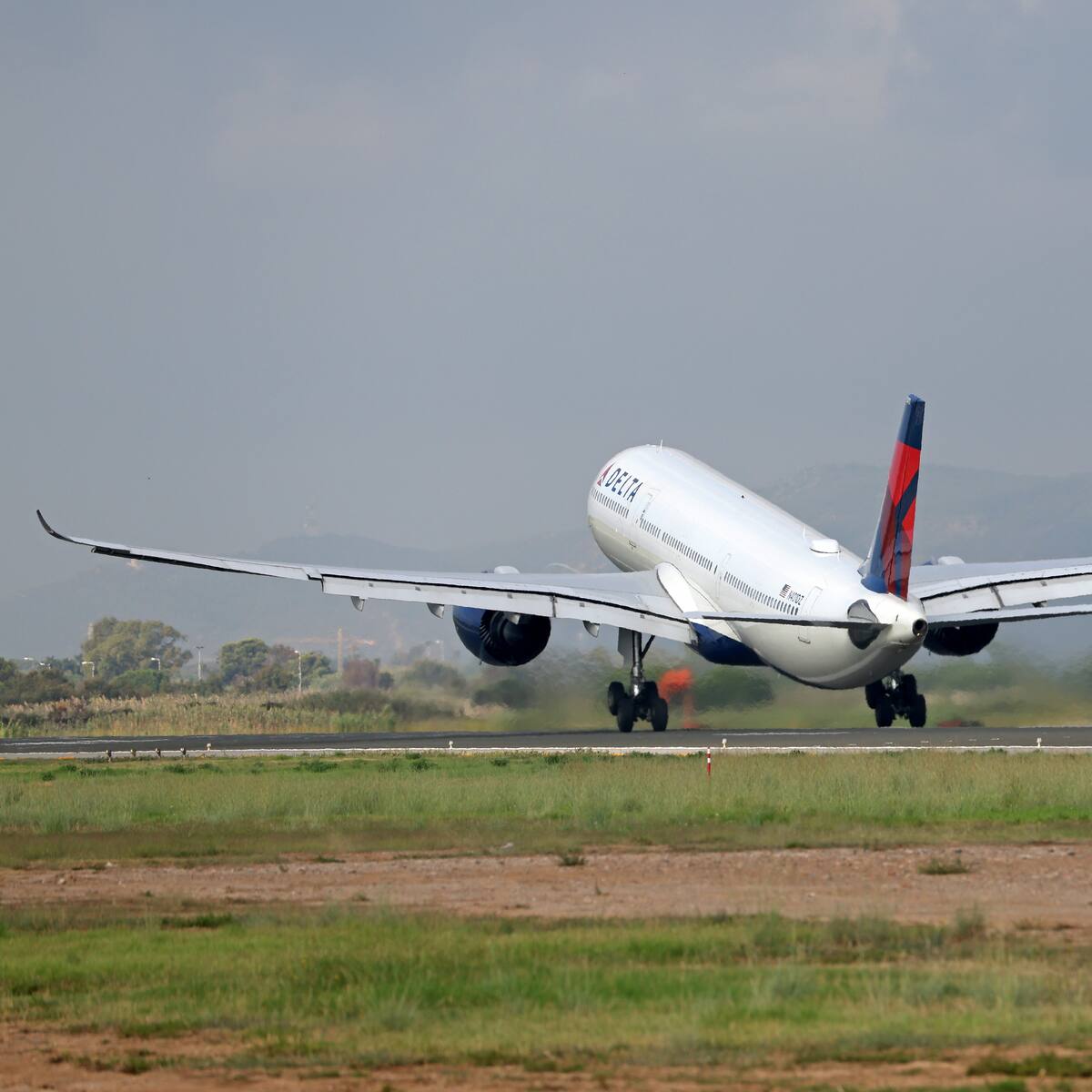 Italia prorroga 15 días más los controles de los viajes procedentes de España