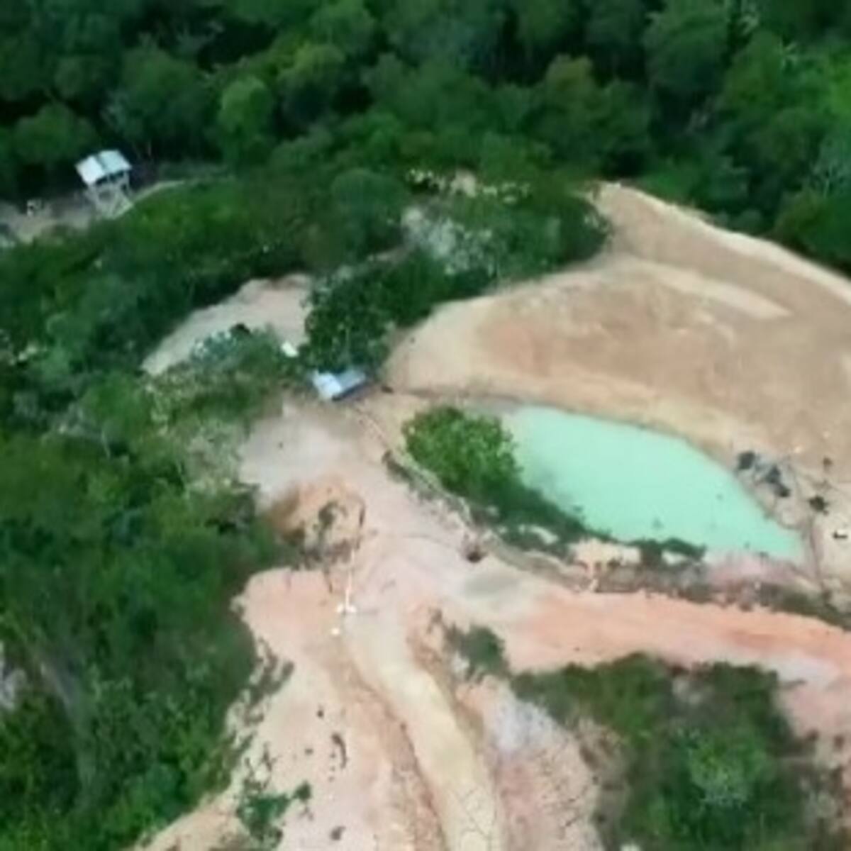 Ordenan suspender extracción de arena en finca de Mogotes
