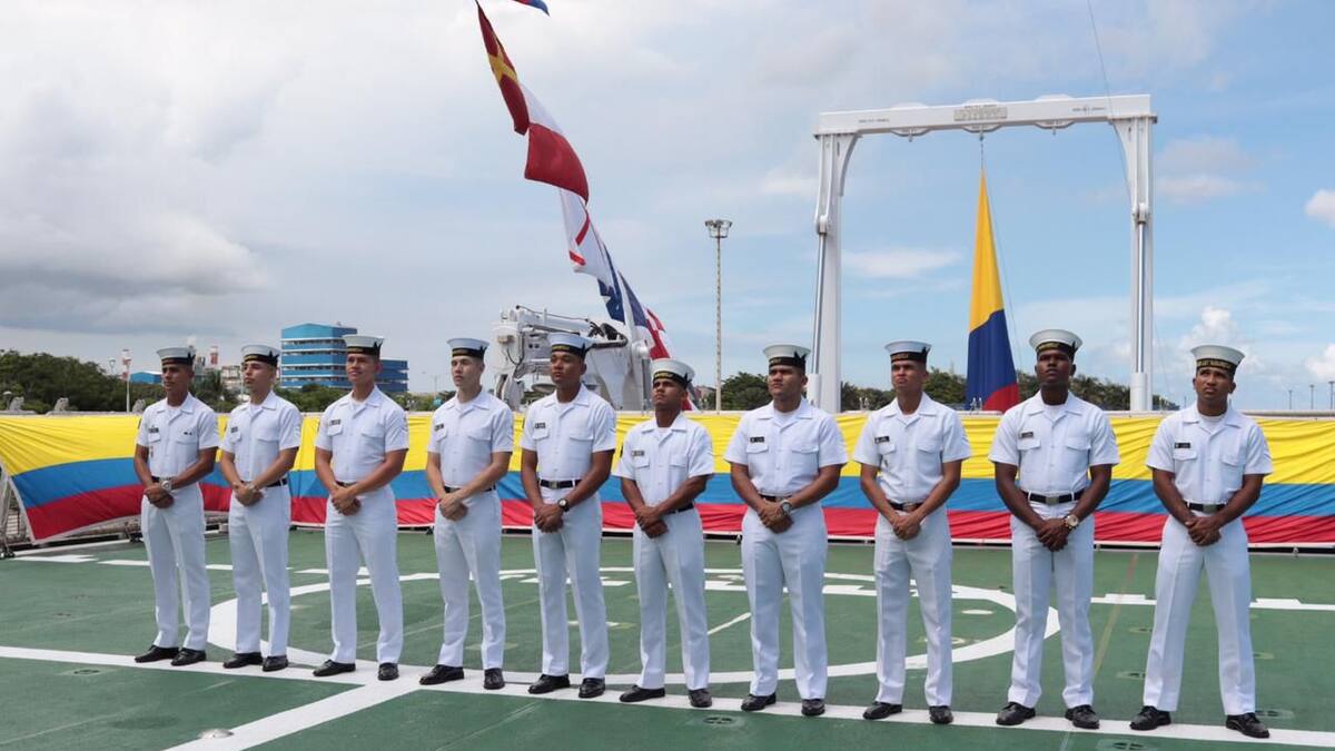 14 grumetes se embarcaron en el ARC Simón Bolívar en donde pusieron aprueba capacidades