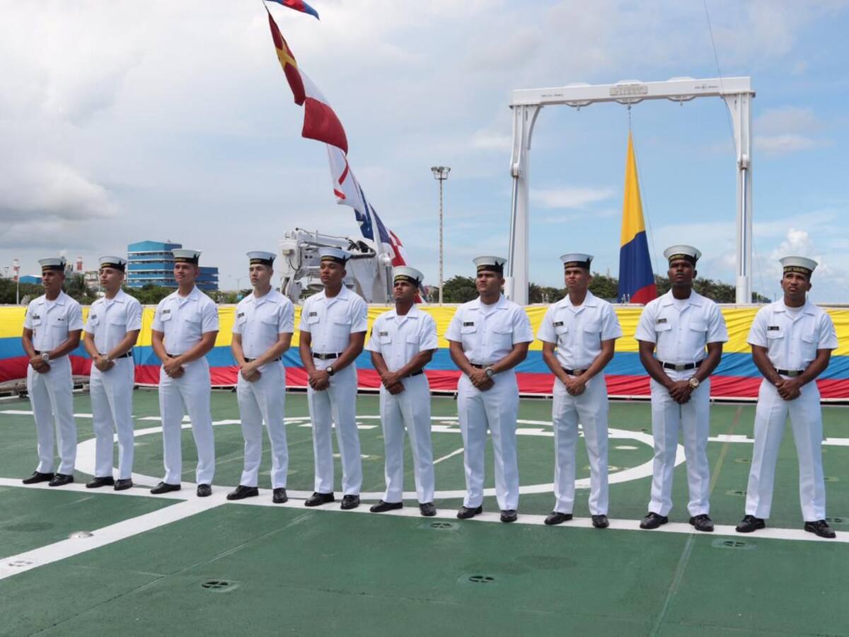 14 grumetes se embarcaron en el ARC Simón Bolívar en donde pusieron aprueba capacidades