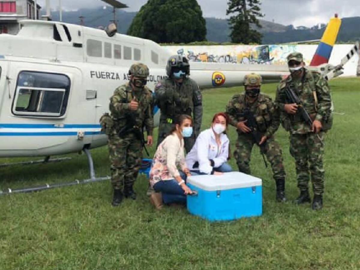 Fuerza Aérea apoya entrega de vacunas en el Tolima