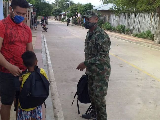 Embajada Americana y Ejército Nacional apoyan educación del sur de Bolívar