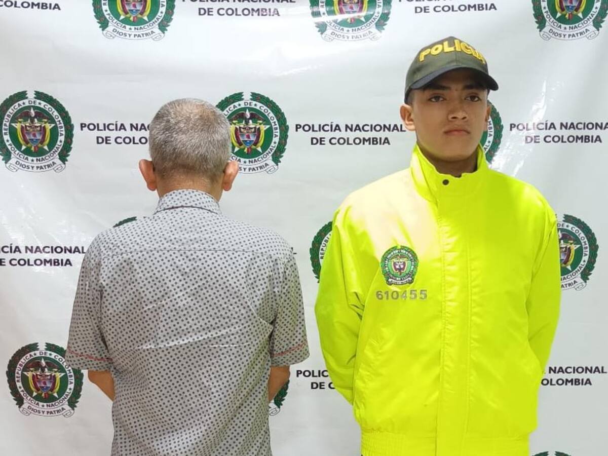 Profesor de música enviado a la cárcel por cometer acto sexual con seis estudiantes