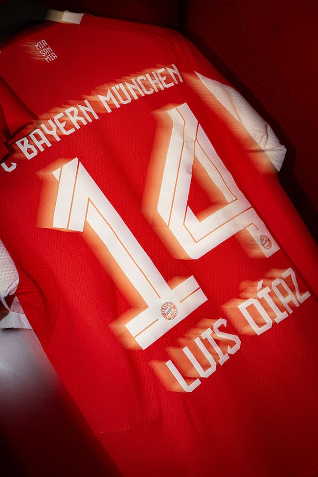 Camiseta de Luis Díaz / Getty Images