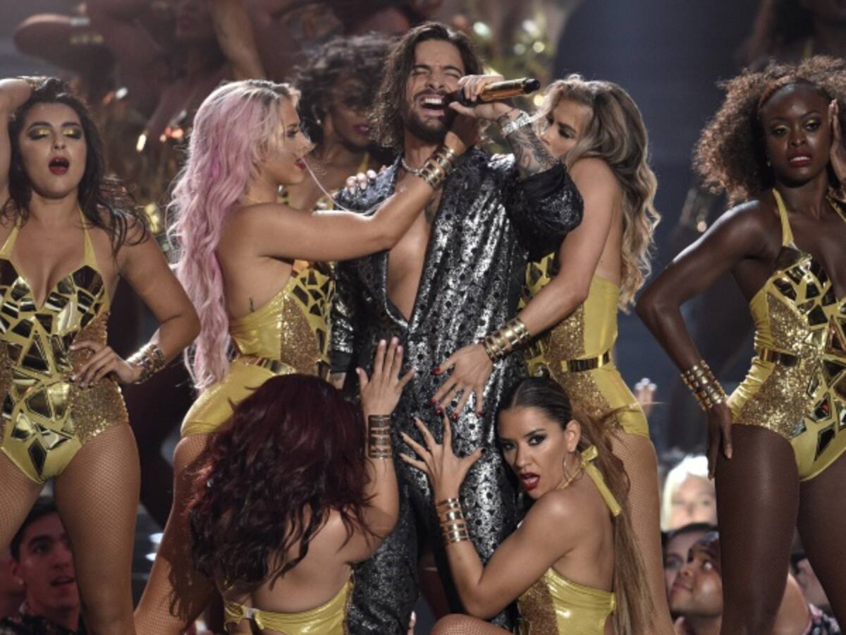 Bailarina "manilarga" tocó partes intimas a Maluma en premios MTV VMA