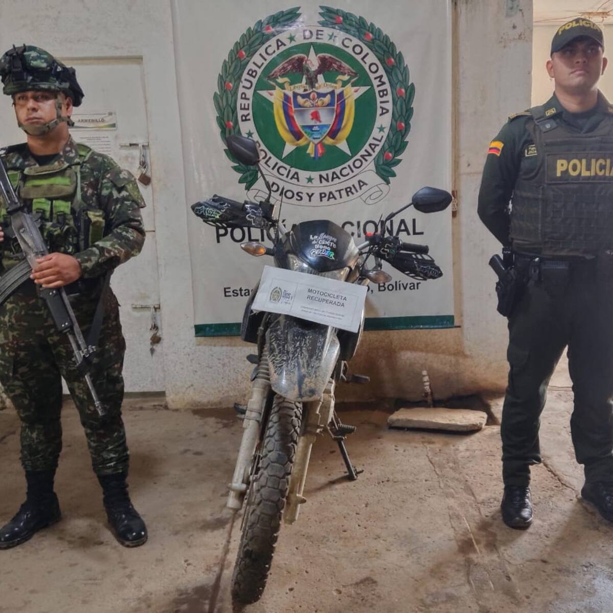 Recuperan motocicleta con orden de inmovilización por hurto en Montecristo