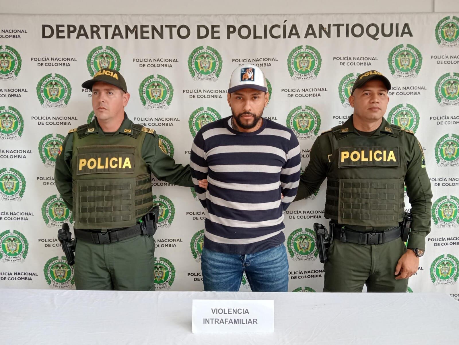 Fue enviado a prisión un hombre por golpear brutalmente a su pareja en Amalfi, Antioquia. Foto: Policía.