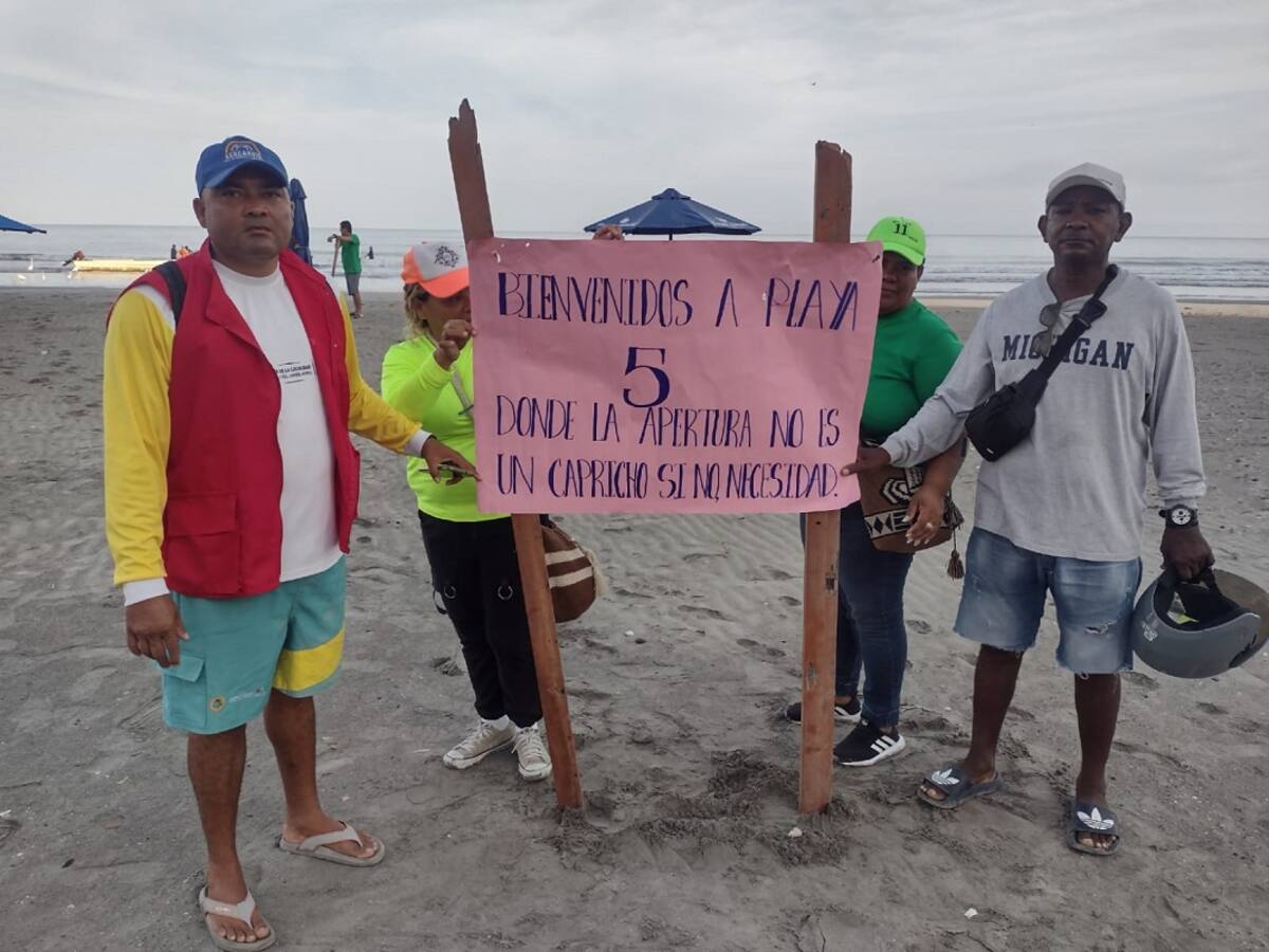 “Llevamos año y medio sin trabajar, estamos pasando hambre”: carperos de Bocagrande