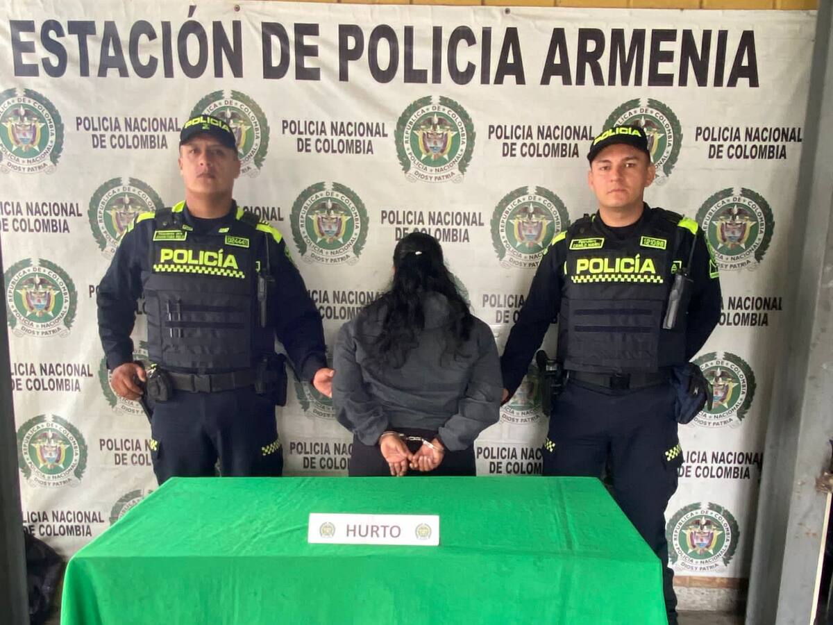 Una madre y su hijo menor de edad señalados en robo a taxista en Armenia