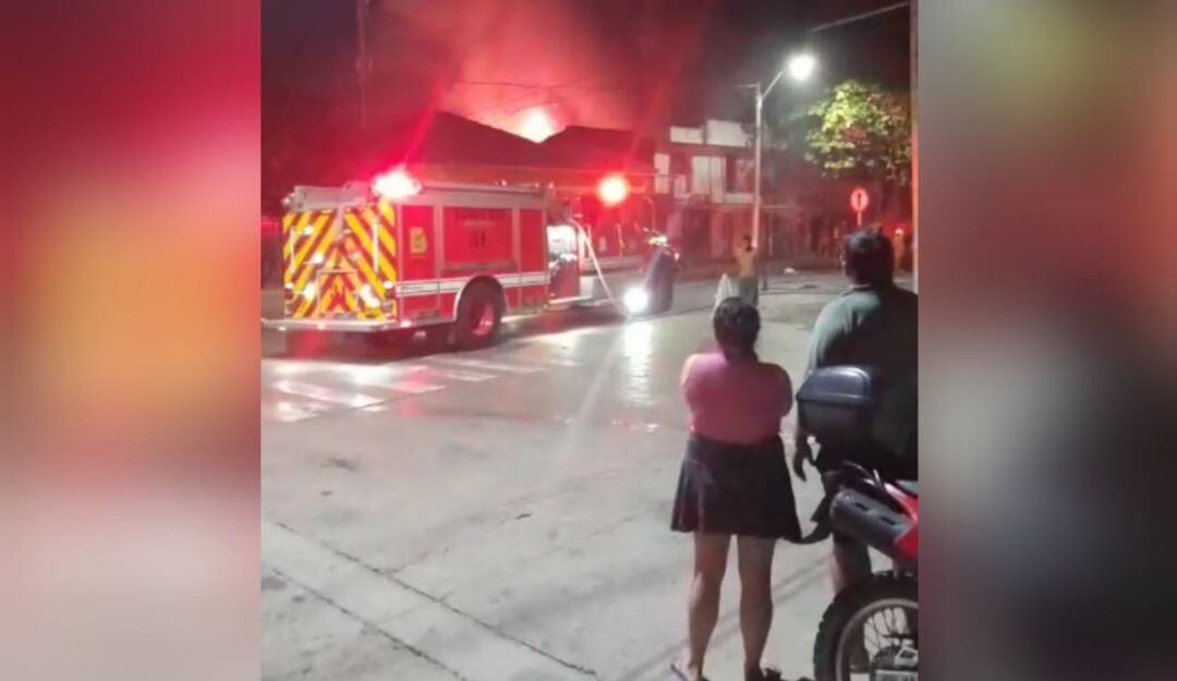 Incendio que afectó 8 locales en el barrio San Roque.