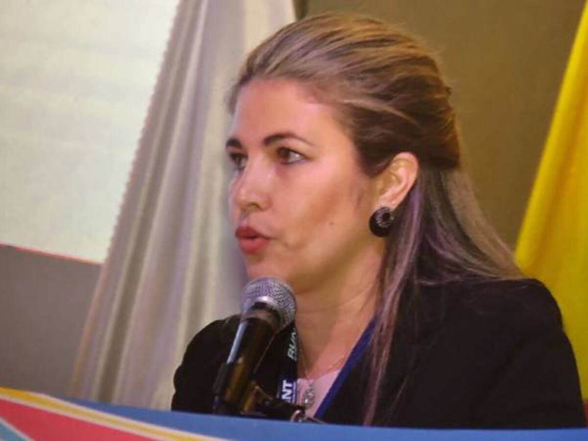 Exalcaldesa de Arjona Esther María Jalilie en líos por incumplimientos del PAE