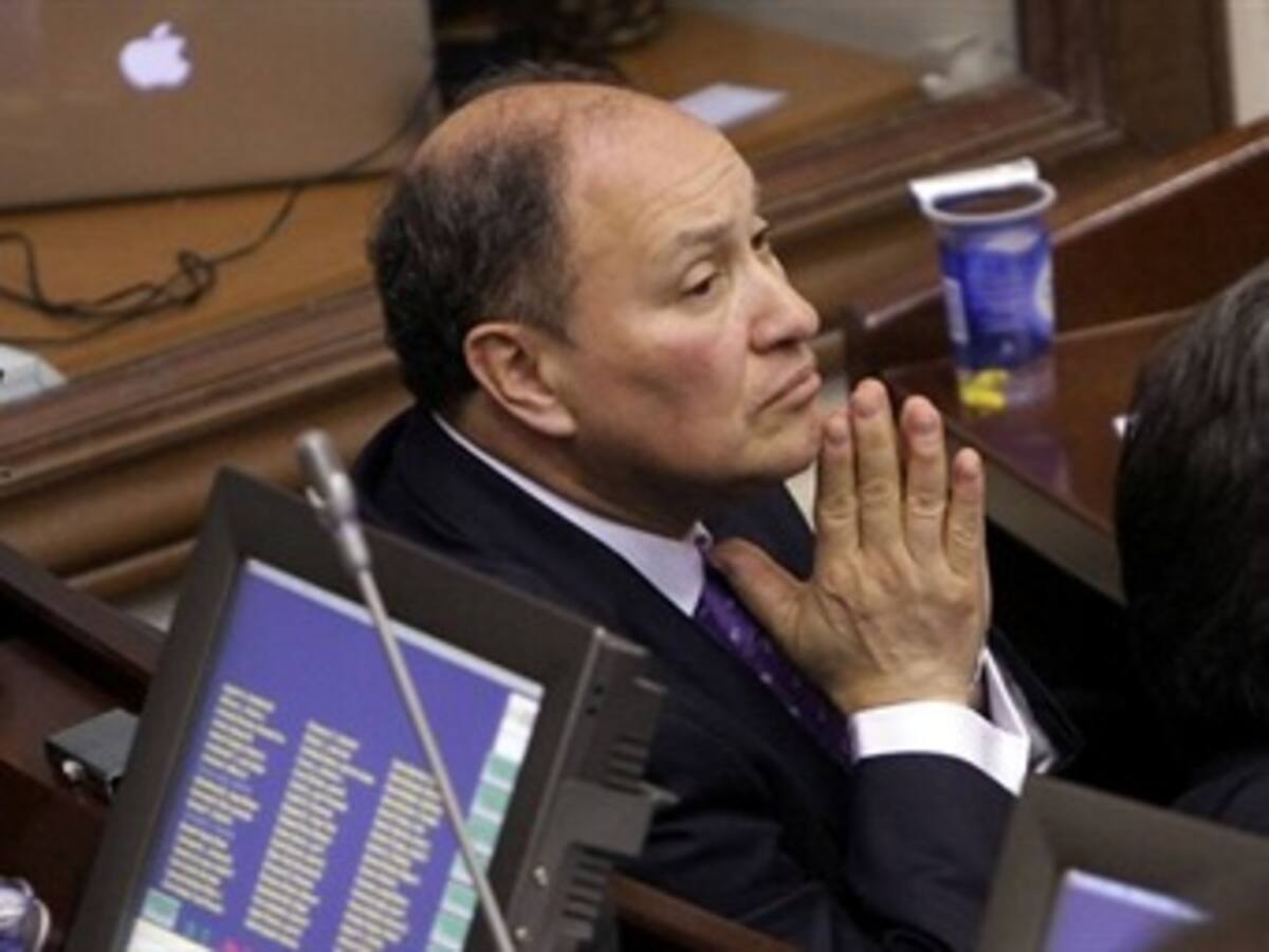 Magistrado Rojas debía dar explicaciones antes de posesionarse: congresistas