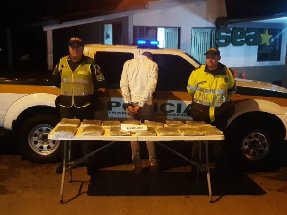 Incautan 20 kilos de marihuana al pasajero de un bus intermunicipal