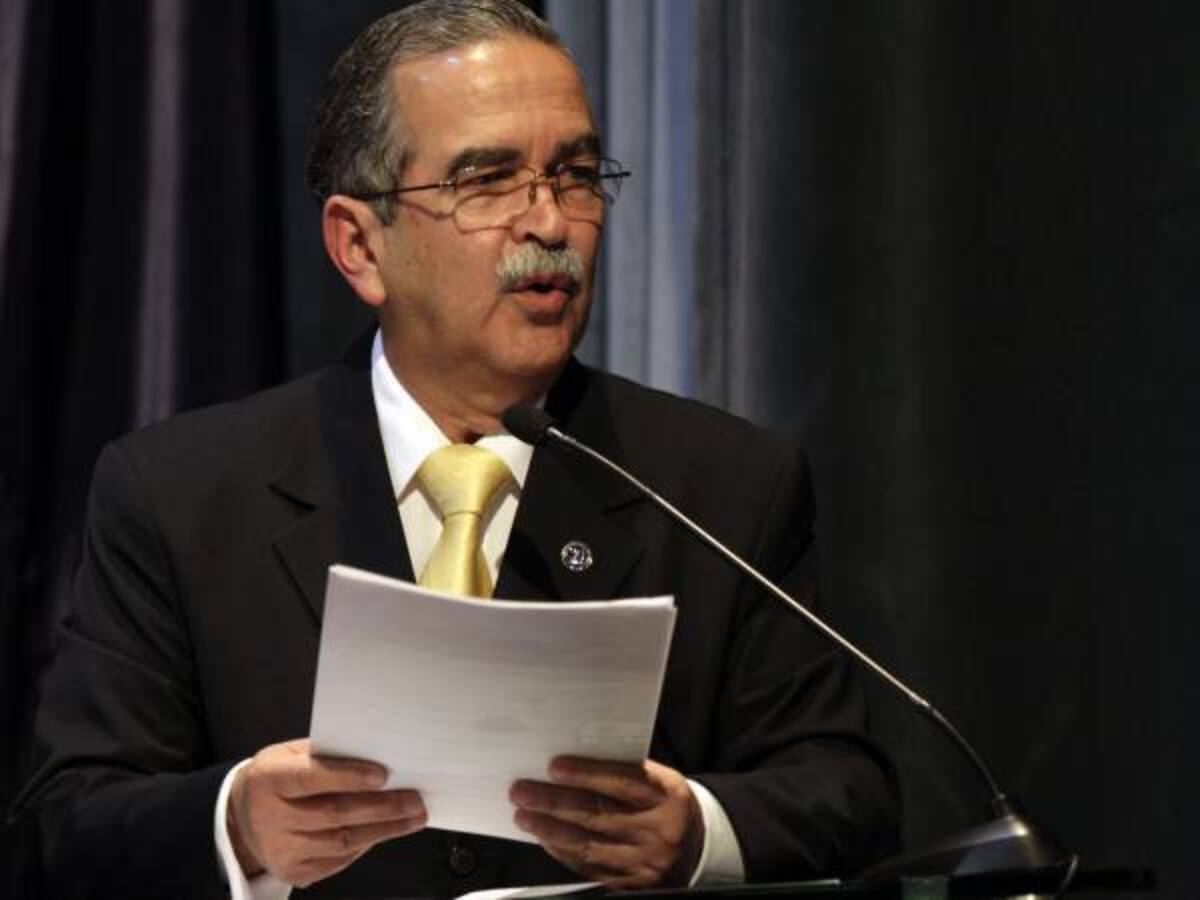 General Herrera Berbel renunció a la mesa de negociación en Quito