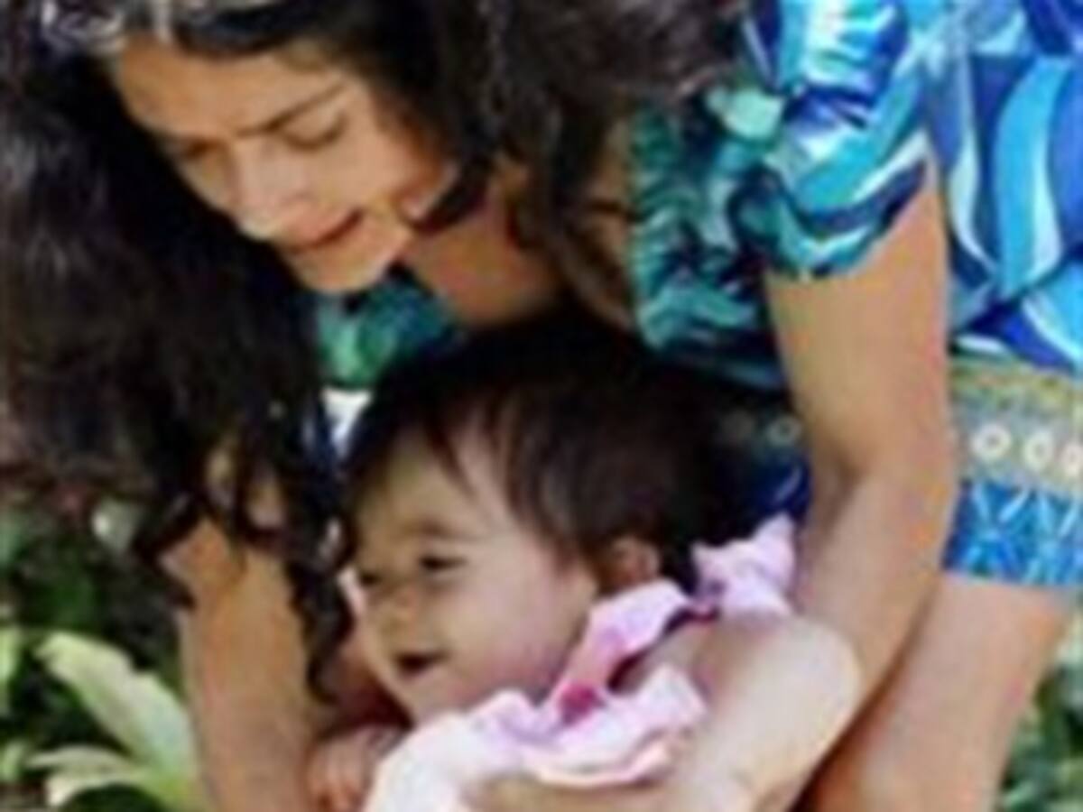 Salma Hayek asegura que su hija de dos años es trilingüe