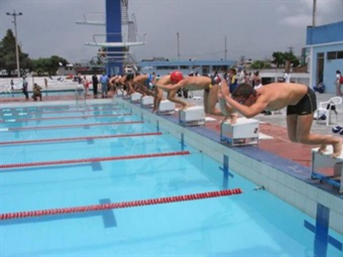 Colombia gana tres oros en Sudamericano Juvenil de Natación en Argentina