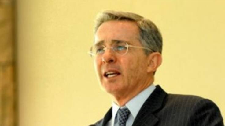 Lo peor para la paz sería un atentado contra Uribe: León Valencia