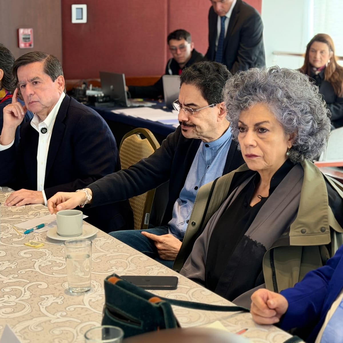 Iván Cepeda descarta Constituyente y propone un gran acuerdo nacional para el país