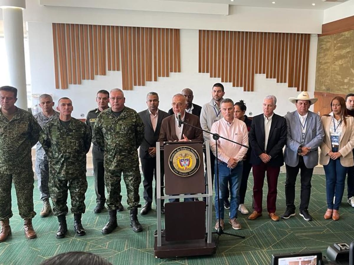 “Un cese que no les sirva a las comunidades, tampoco le sirve al gobierno”: Iván Velásquez