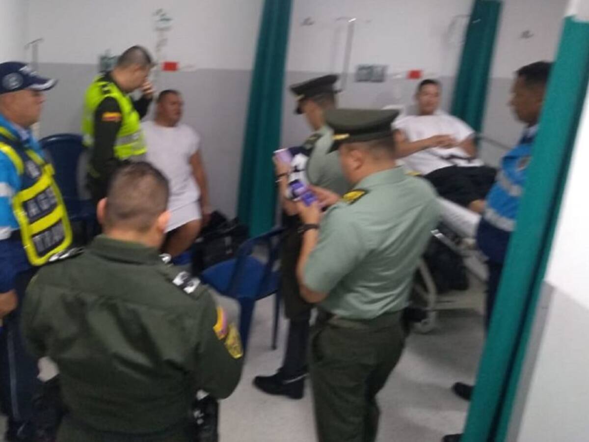 Atropellados dos guardas de transito por Policía en carril del Mío en Cali