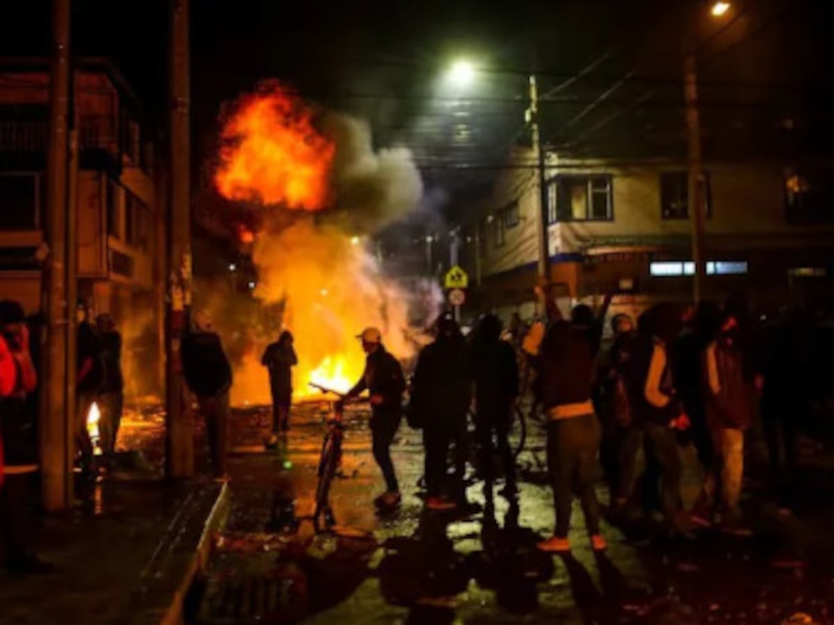 Ascienden a ocho los fallecidos por incendio en estación de Policía de Funza, confirma gobernador