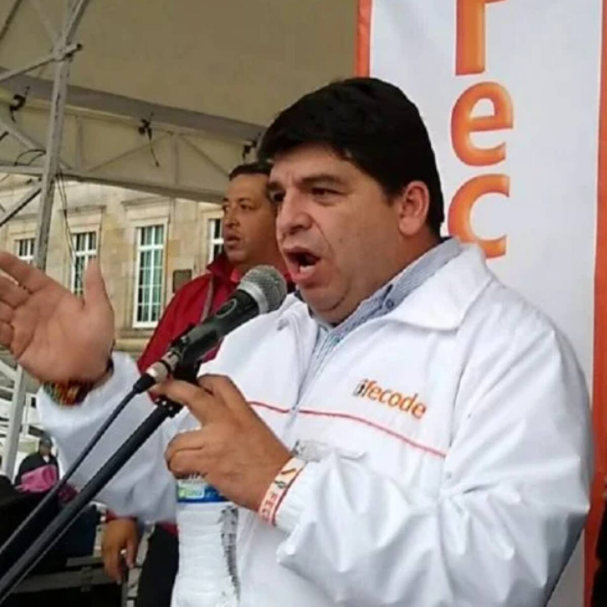 Candidato al Senado Nelson Alarcón protagoniza altercado con funcionarios de control electoral