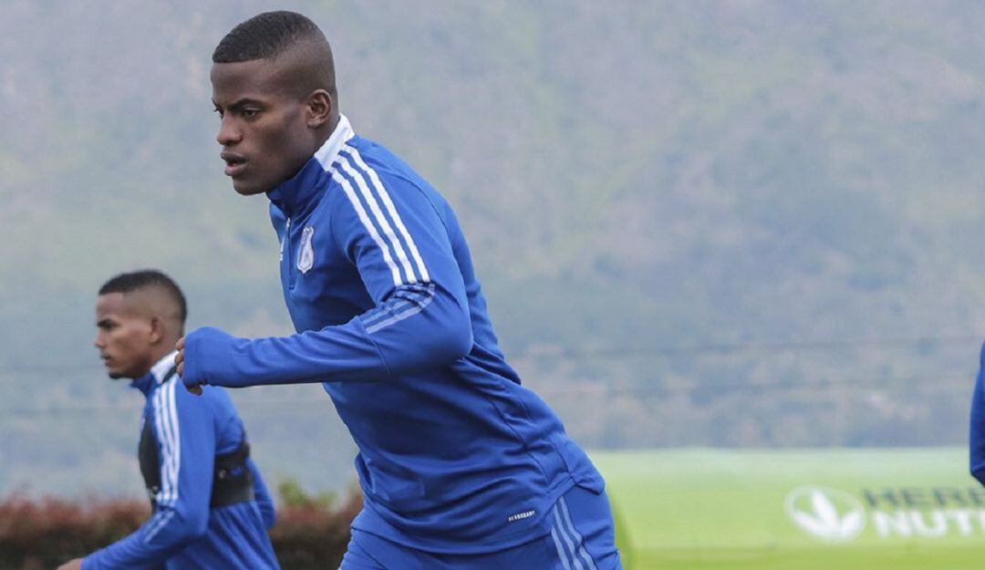 Andrés Román lateral derecho de Millonarios y de la Selección Colombia.
