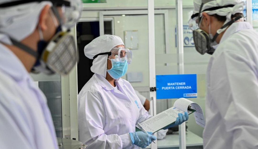 Un muerto y 52 casos de COVID en Santander