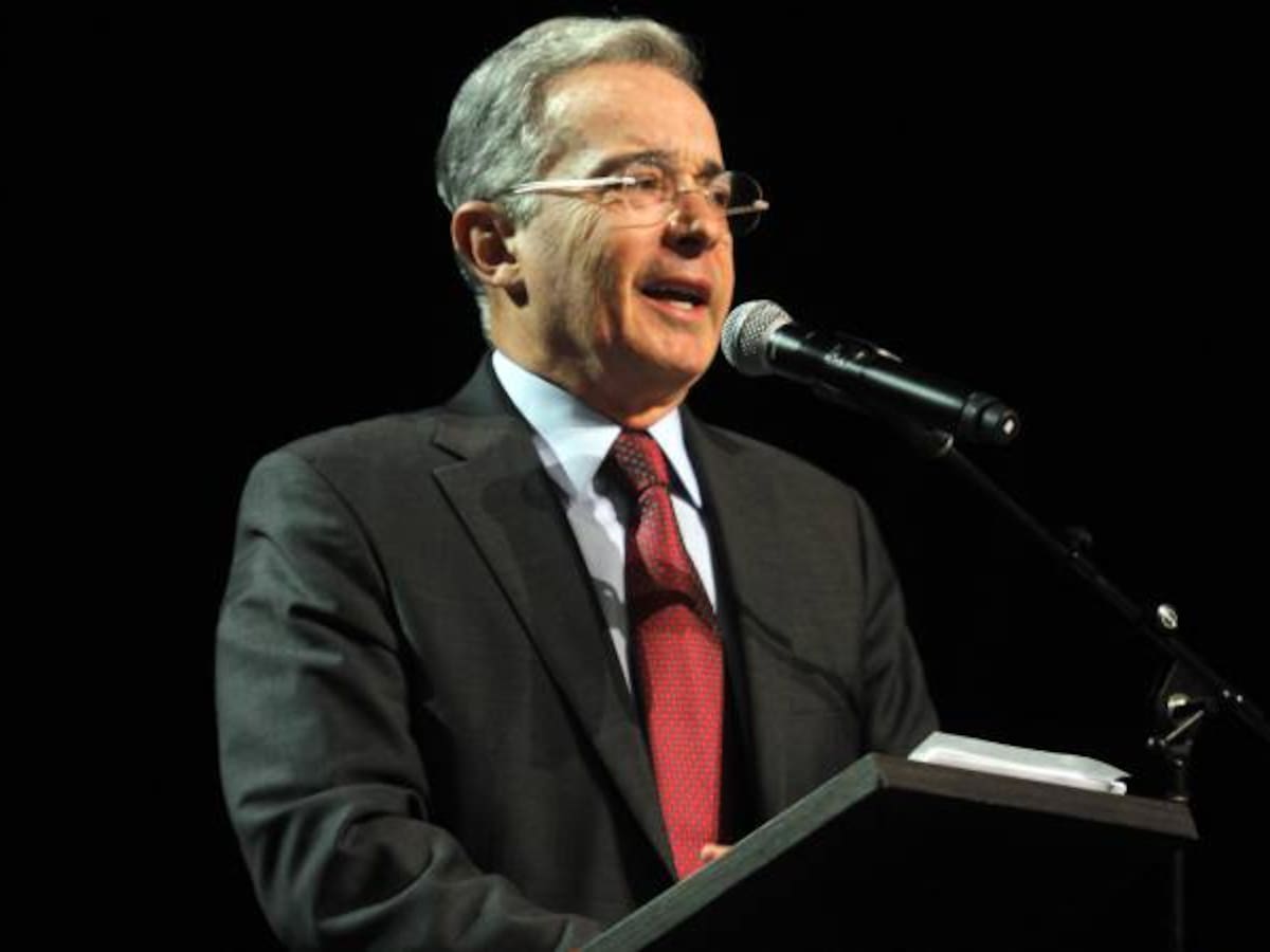 Expresidente Álvaro Uribe rechaza afirmaciones de Don Berna