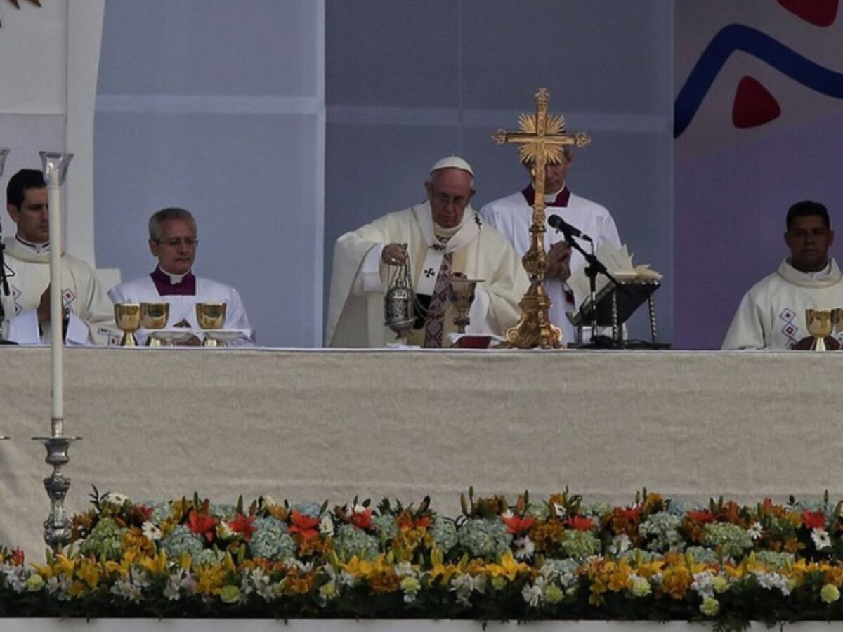 “Constructores de paz, promotores de vida”, mensaje de Francisco en la homilía en Bogotá