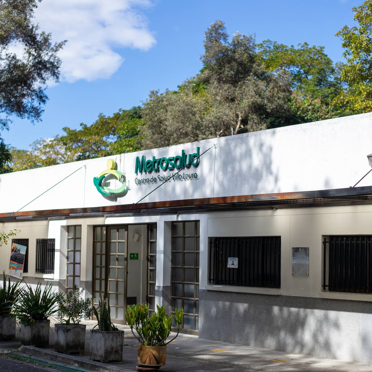 “Metrosalud debe 100 mil millones de pesos a terceros”: alcalde Federico Gutiérrez