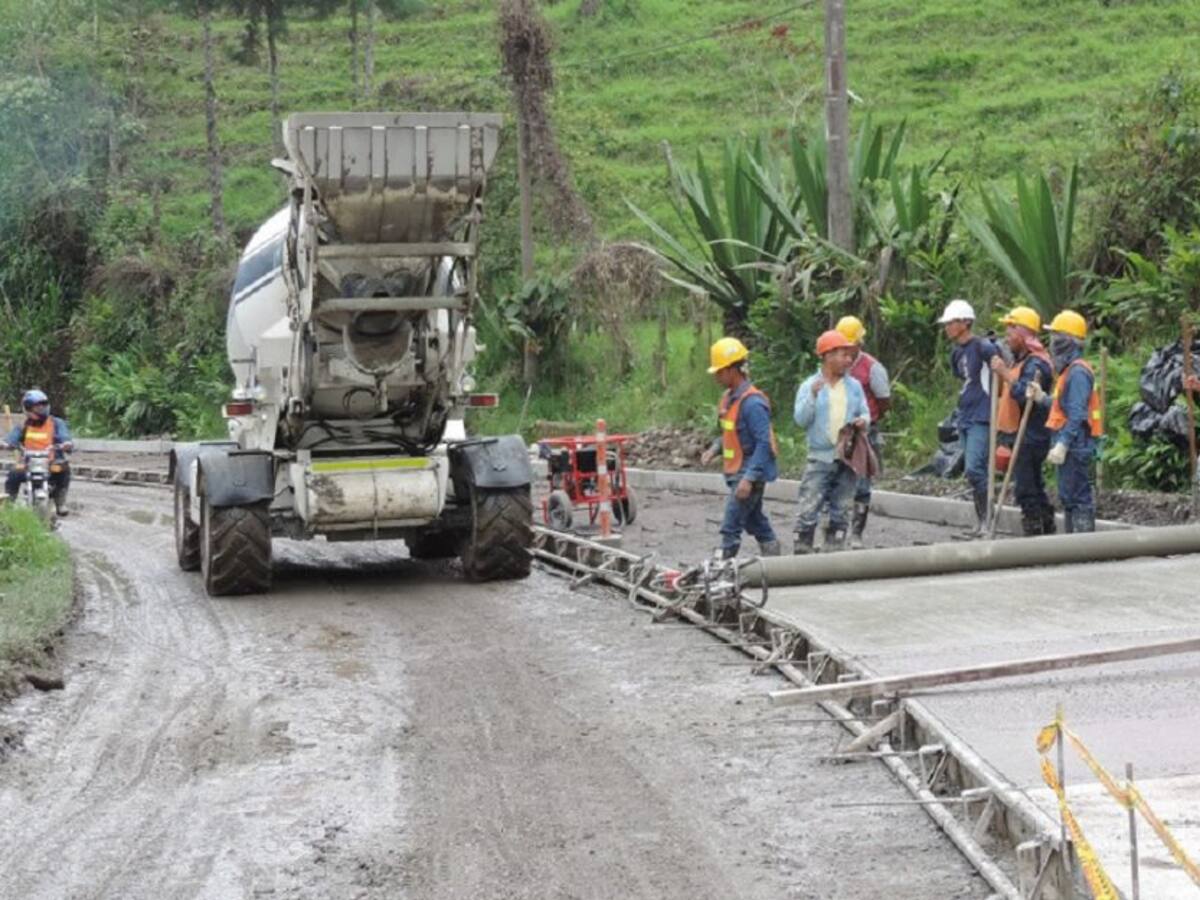En Caldas evalúan con contratistas y alcaldes el reinicio de obras civiles