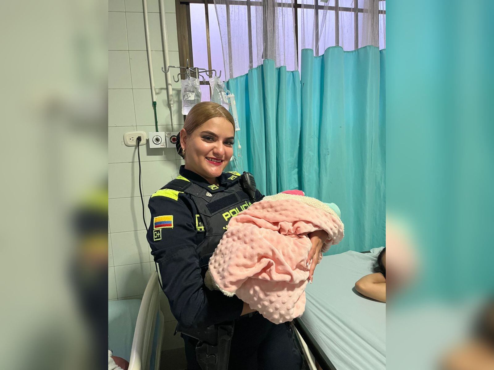 Uniformados de la policía en Norte de Santander asistieron un parto de emergencia en Ocaña. / Foto: DENOR.