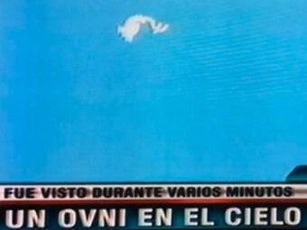 El ovni con forma de "delfín" fue visto en Perú.