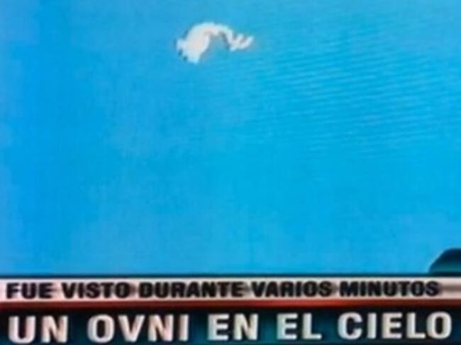 El ovni con forma de "delfín" fue visto en Perú.