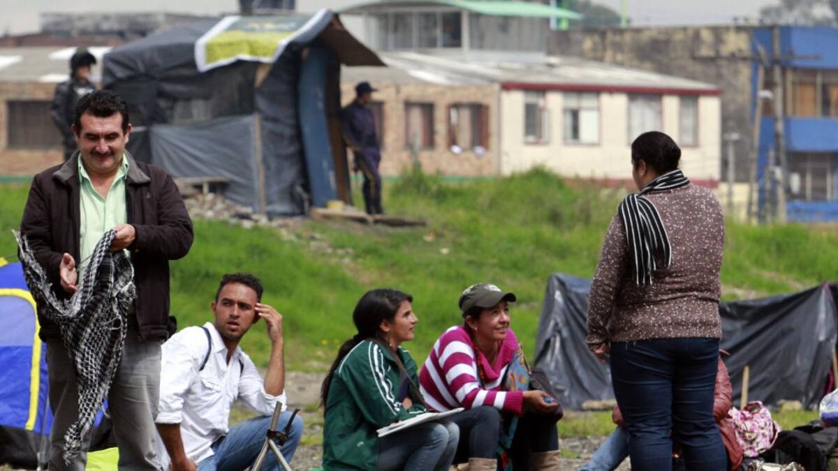 700 personas entre comunidades indígenas y campesinos han sido desplazados