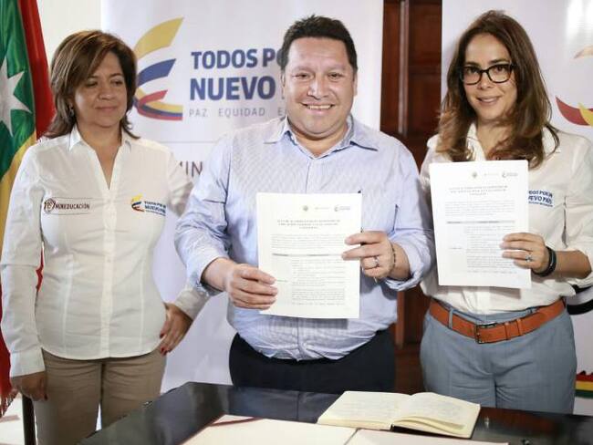 Alcaldía de Cartagena y Mineducación firman convenio