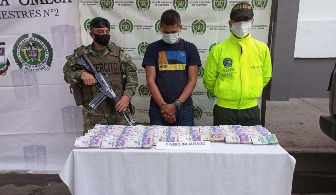 El hombre se movilizaba con más de 400 millones de pesos en efectivo.