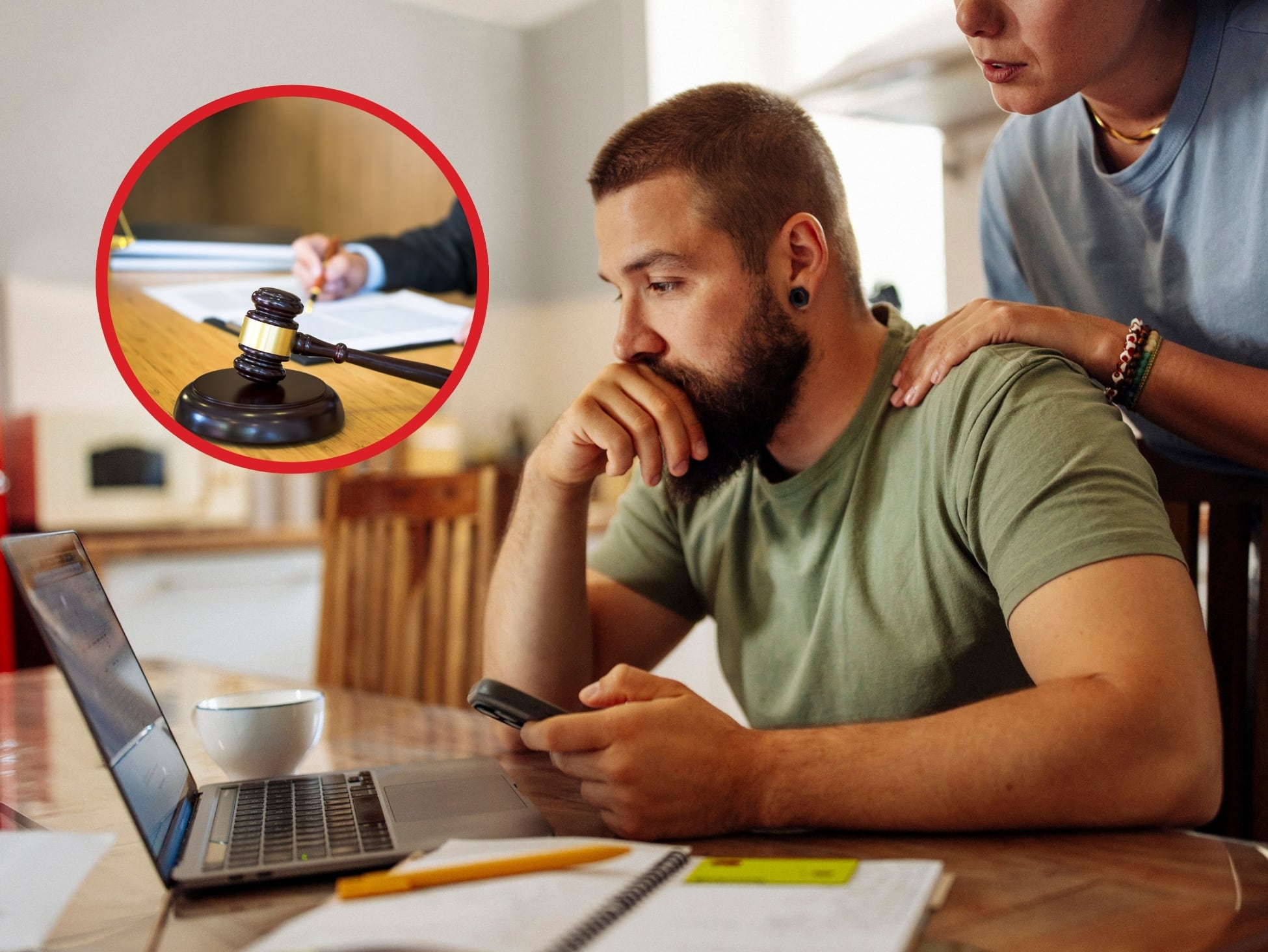 Imágenes de referencia de una pareja revisando un proceso en un computador portatil y otra sobre asuntos judiciales, haciendo alusión a una corte (Crédito: Getty Images)