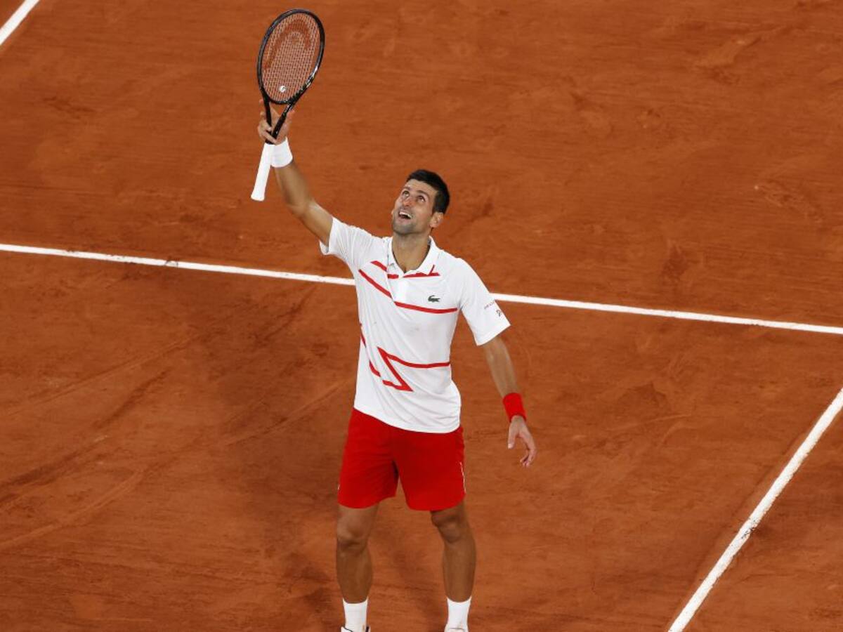 Djokovic avanza a segunda ronda de Roland Garros sin problemas