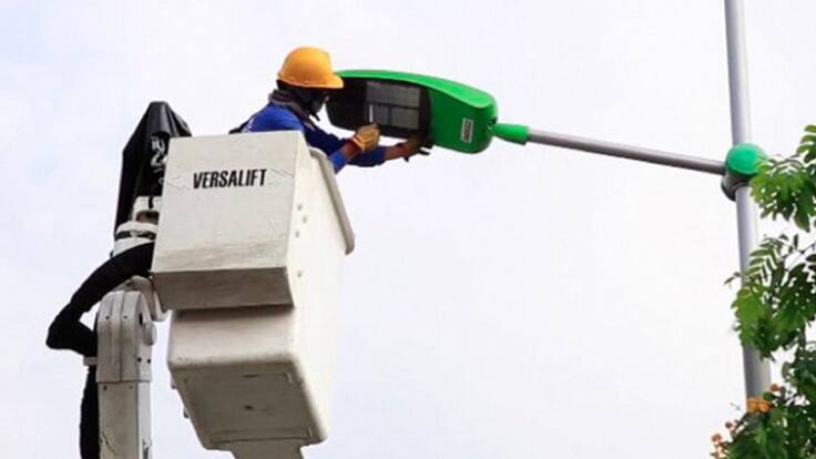 Seis cuadrillas están arreglando el alumbrado público en Bucaramanga