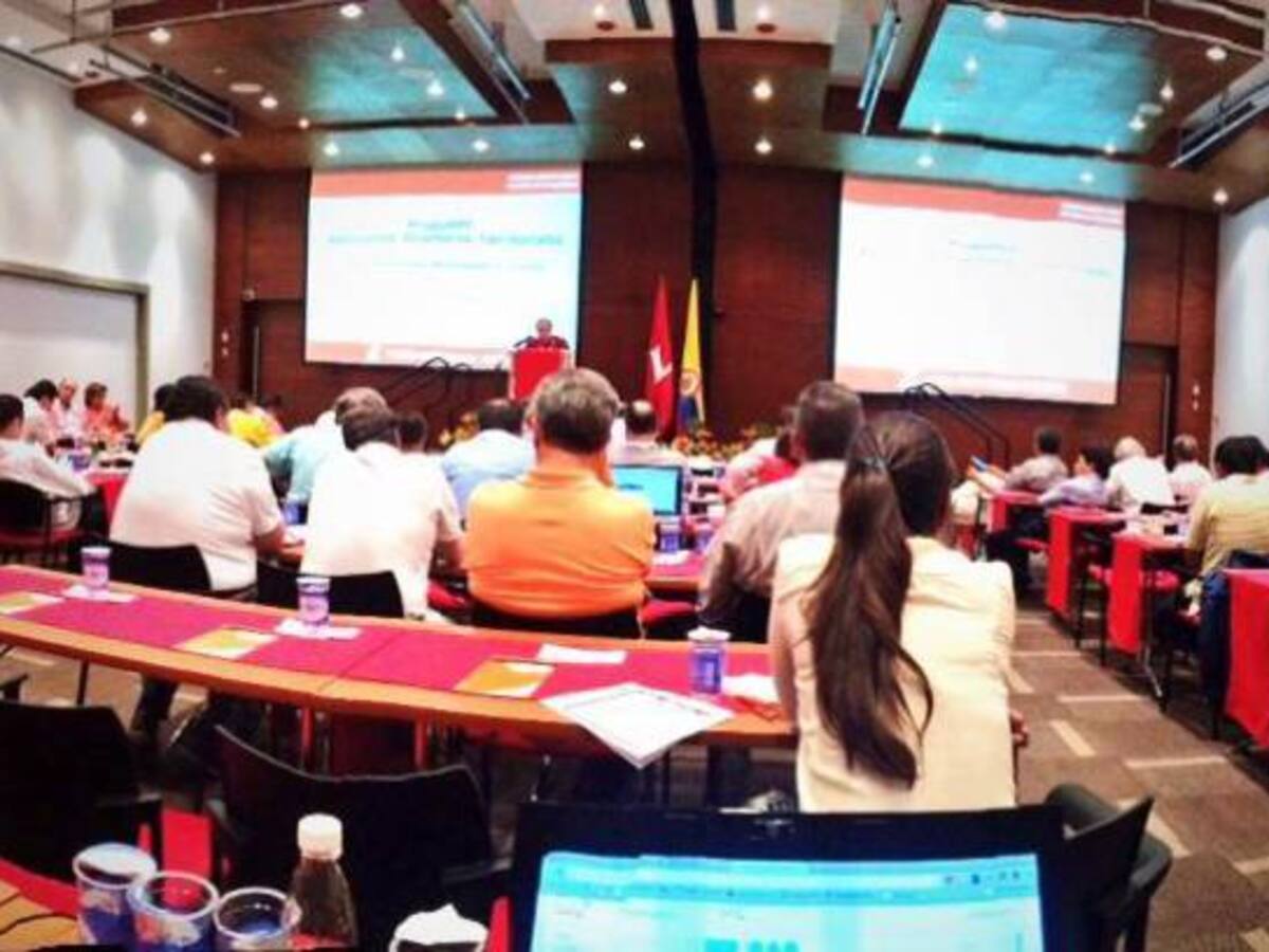 En 566 municipios de Colombia hoy se adelantan votaciones internas del partido Liberal