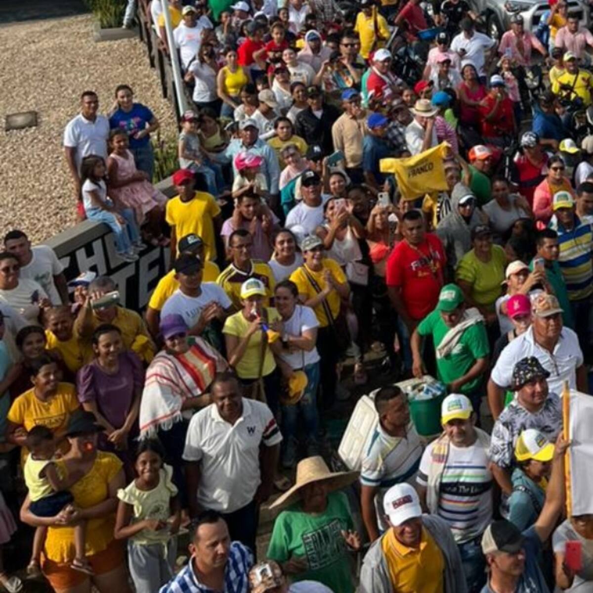 Críticas al carnavalesco recibimiento de Ñoño Elías en Córdoba: “Esta es la Colombia estúpida”