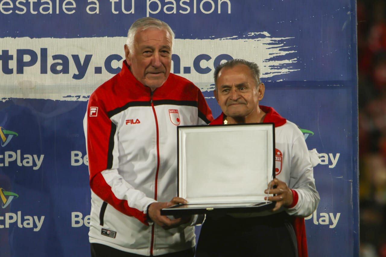 Alfonso Cañón en el homenaje a Omar Lorenzo Devanni / Twitter: @Santafe.