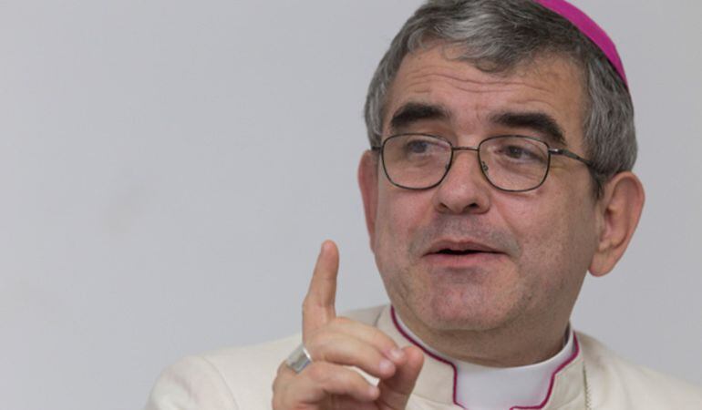 Monseñor, Víctor Manuel Ochoa.