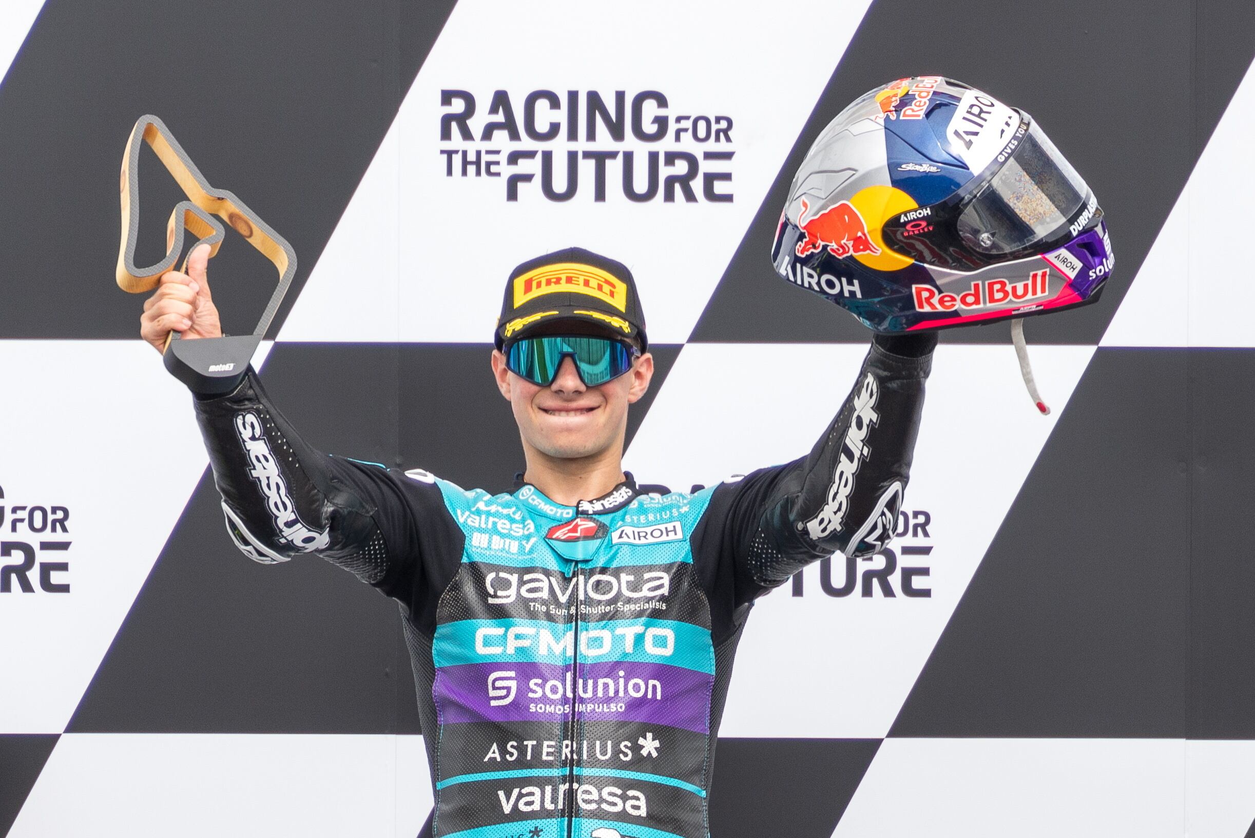 Spielberg (Austria), 18/08/2024.- Winner David Alonso (Colombia) during the winner ceremony for the Moto3 race of the MotoGP of Austria at the Red Bull Ring in Spielberg, Austria, on August 18, 2024. (Motociclismo, Ciclismo) EFE/EPA/EXPA/JOHANN GRODER