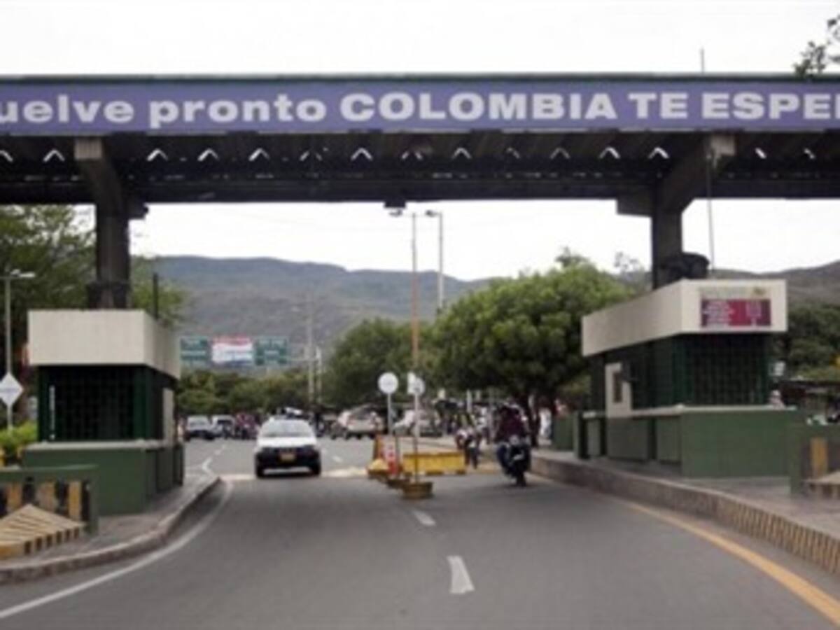 Entregarán a nuevo canciller venezolano queja por cierre de frontera