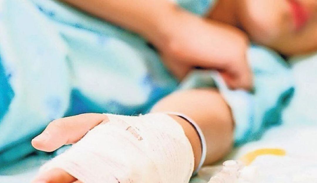 La pequeña se debate entre la vida y la muerte en una UCI de la capital del Huila. 