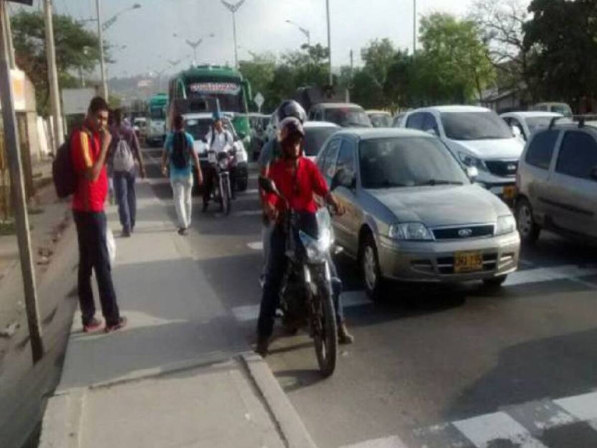 Cuatro lesionados deja volcamiento de bus en ruta hacia Barranquilla