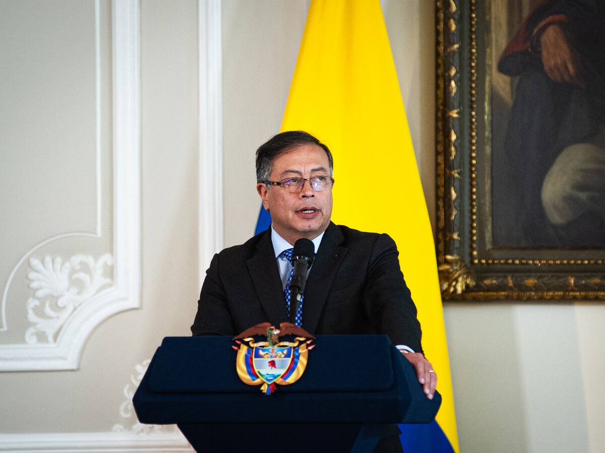 Petro no incluirá militares en la mesa principal con el ELN